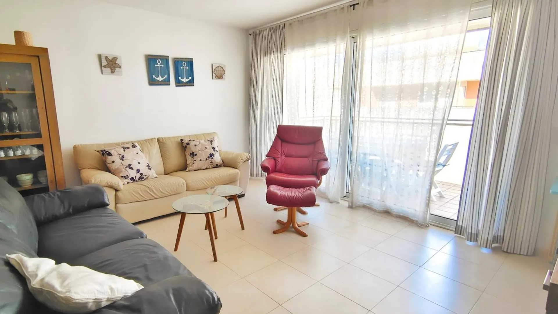 Apartment Vacay Apartament Voramar Riells, A Pie De Playa L'Escala Spain