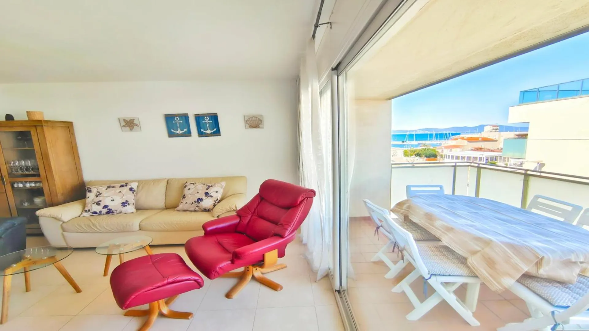 Apartment Vacay Apartament Voramar Riells, A Pie De Playa L'Escala Spain