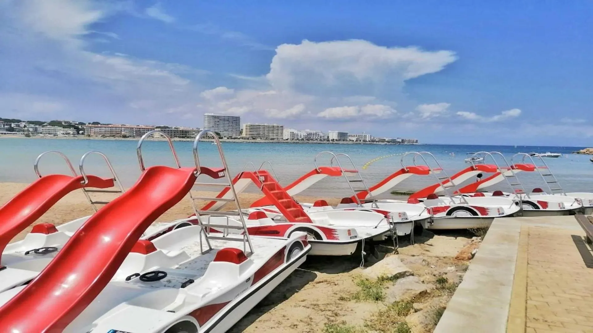 Vacay Apartament Voramar Riells, A Pie De Playa L'Escala Spain