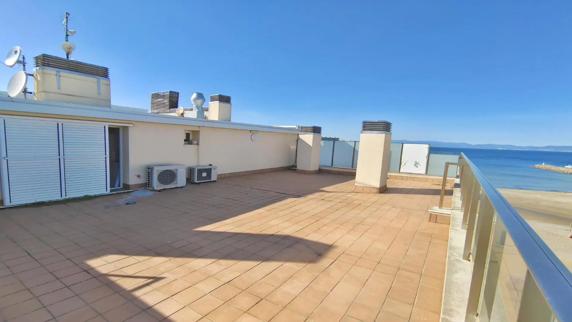 Apartment Vacay Apartament Voramar Riells, A Pie De Playa L'Escala Spain